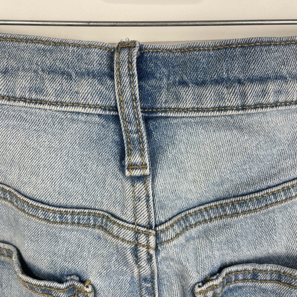 Universal Thread Light Wash Denim Distressed High-Rise 90’s Slim Jeans 4R W - Picture 12 of 14